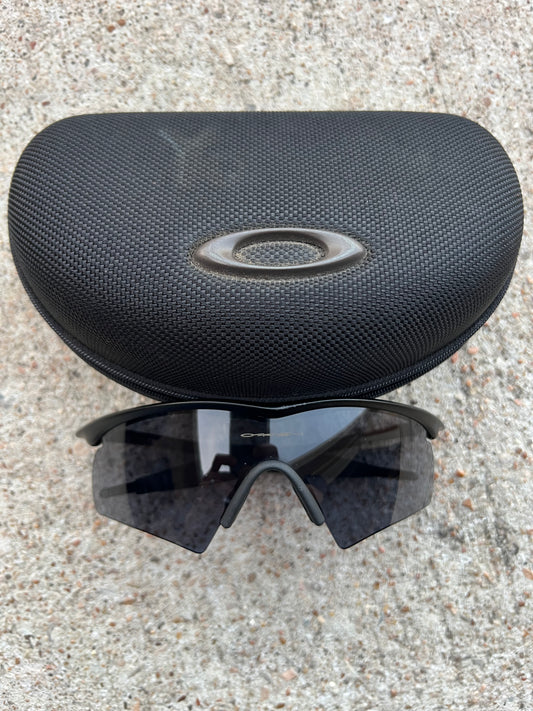Vintage Oakley M frame shooting range glasses Z87